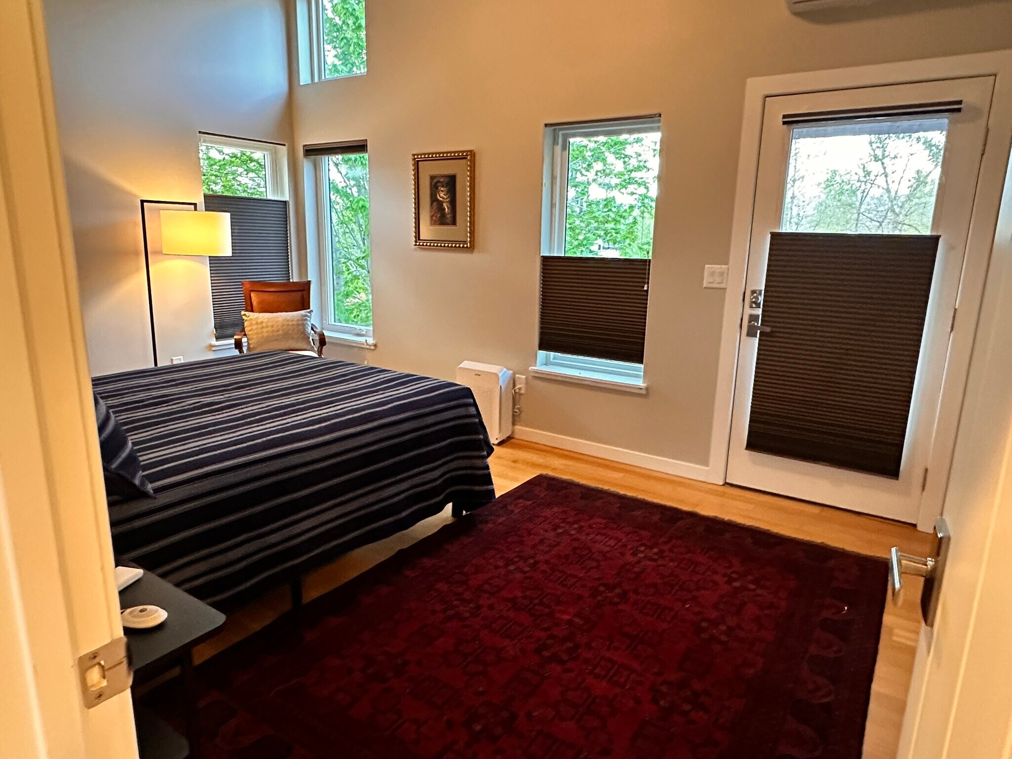 Upstairs bedroom - 211 E 33rd St