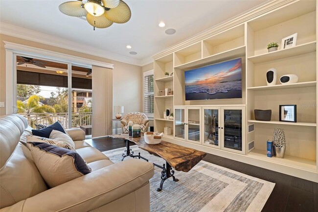 Building Photo - 310 8th Ave N