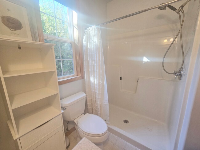 Building Photo - 8455 S Victoria Ave