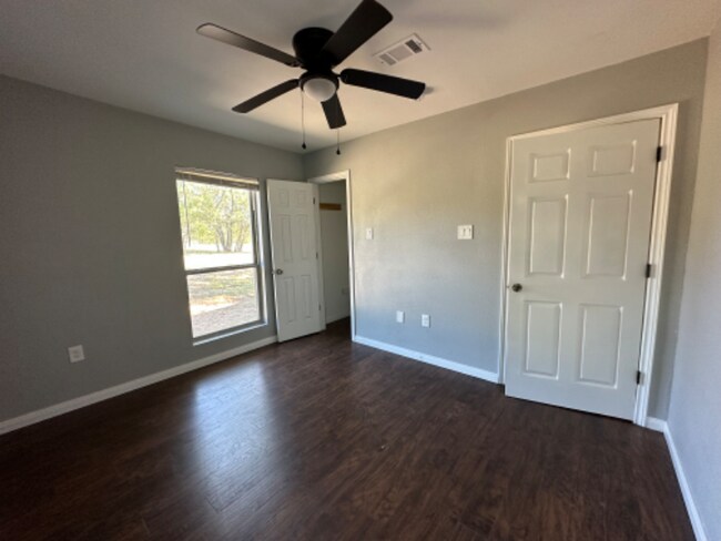 Building Photo - 3017 FM 2280