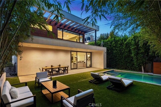 Building Photo - 4242 Vantage Ave