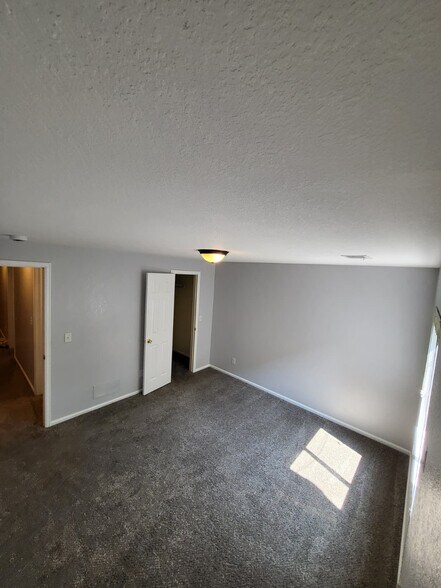 Room 4 - 2704 Breckenridge PL