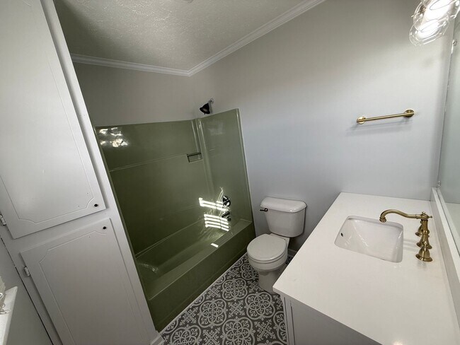 Building Photo - Charming Rural Home on 2+ Acres in Jackson...