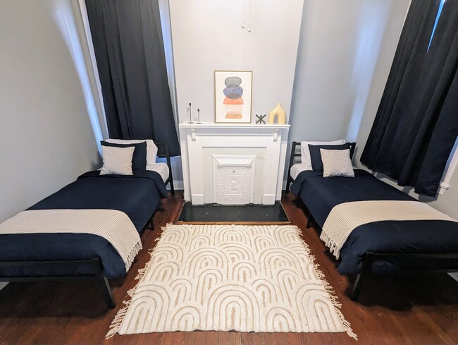 Building Photo - 5107 Dryades St