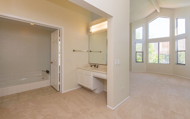 Building Photo - Wonderful 3BR/2.5BA La Costa Home!!!