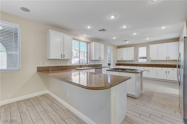 Building Photo - 536 Puenta Del Rey St