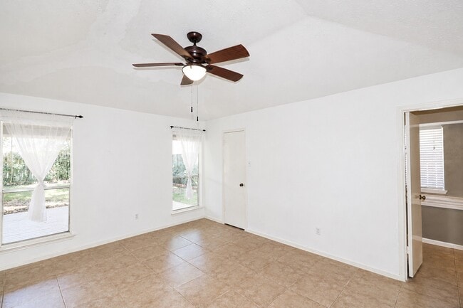 Building Photo - 7126 Buchanan Dr