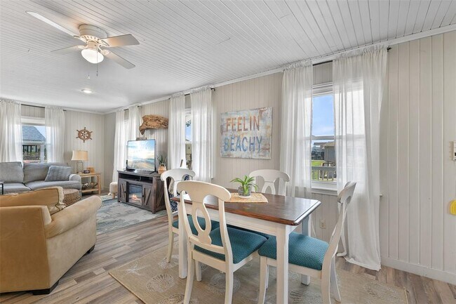 Building Photo - 4135 Fort Bend Dr