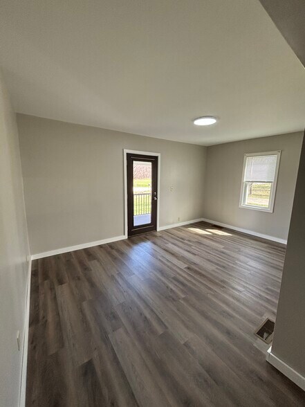 Building Photo - 892 Bartlett Rd