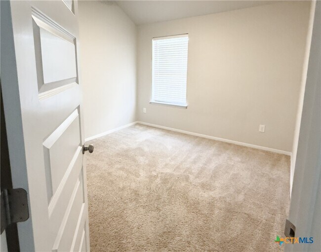 Building Photo - 139 Lyndon Dr