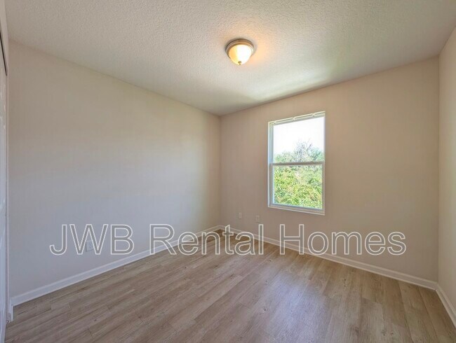 Building Photo - 8452 McGirts Village Ln
