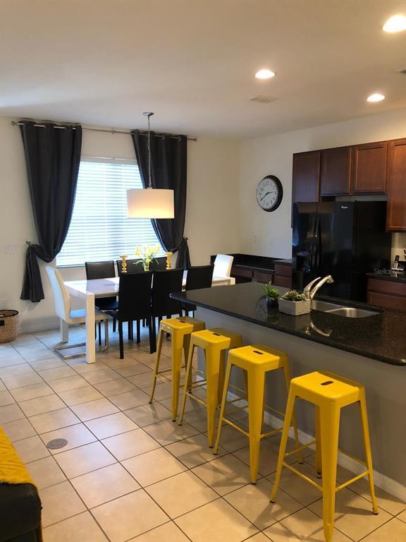 Building Photo - 921 Las Fuentes Dr