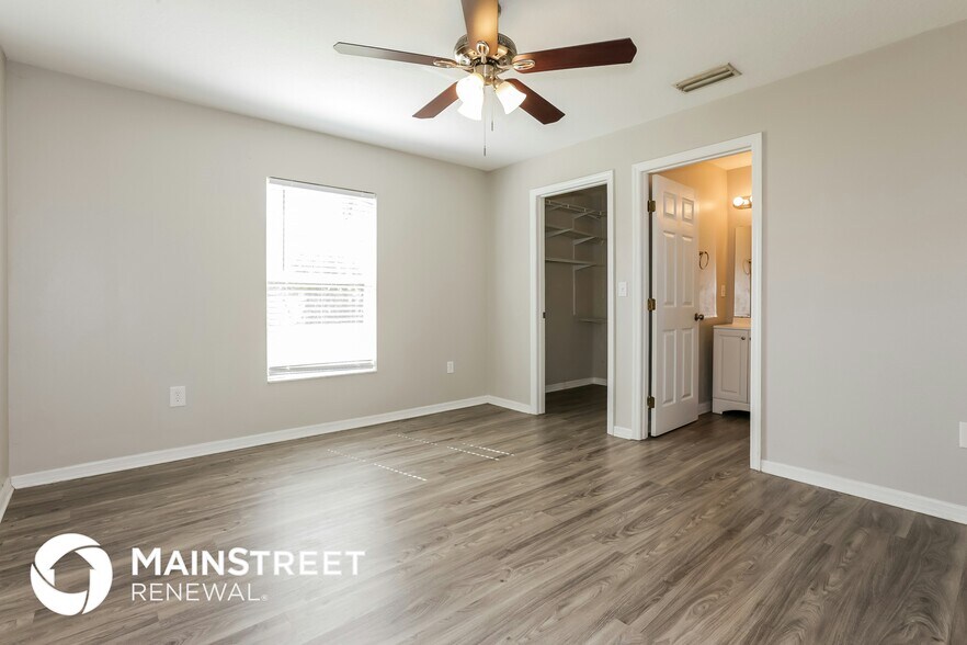 Building Photo - 734 Fox Lake Dr