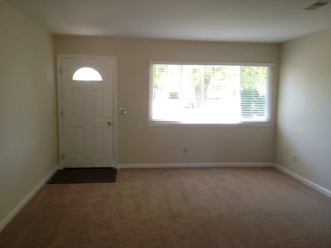 Building Photo - Charming single family home in Livermore