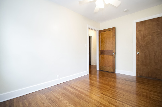 Building Photo - 942 Brinton Dr
