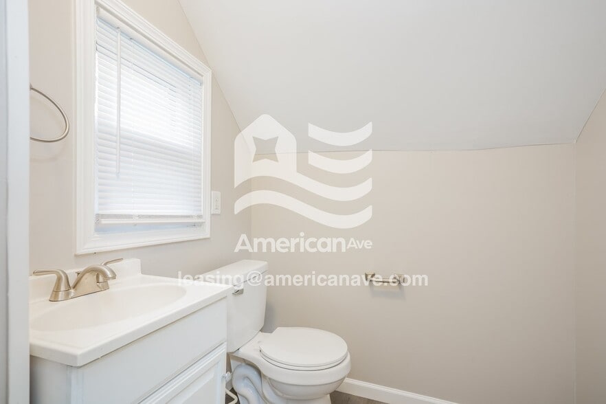 Building Photo - 1808 S Scott St