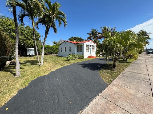 Building Photo - 51 Montilla Ave