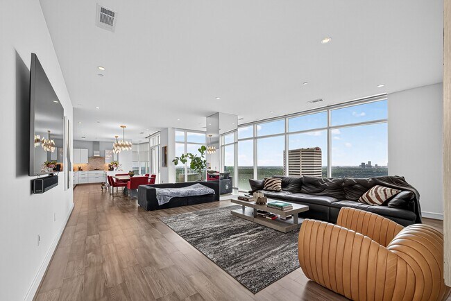 Building Photo - 4521 San Felipe St