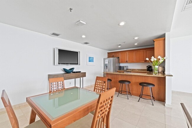 Building Photo - 3009 S Ocean Blvd