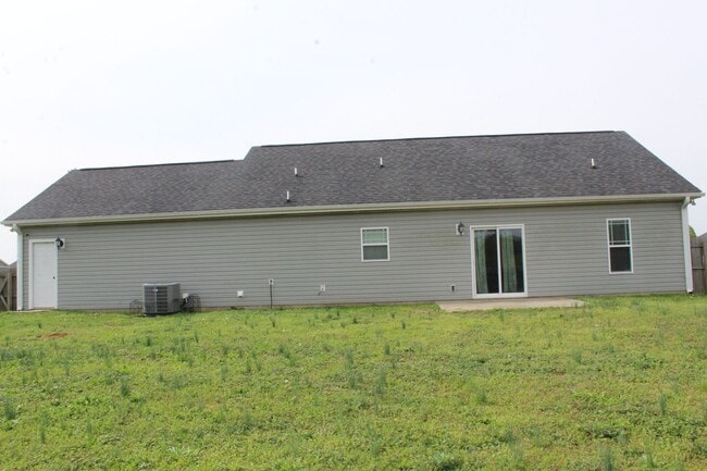 Building Photo - 107 Kenison Way