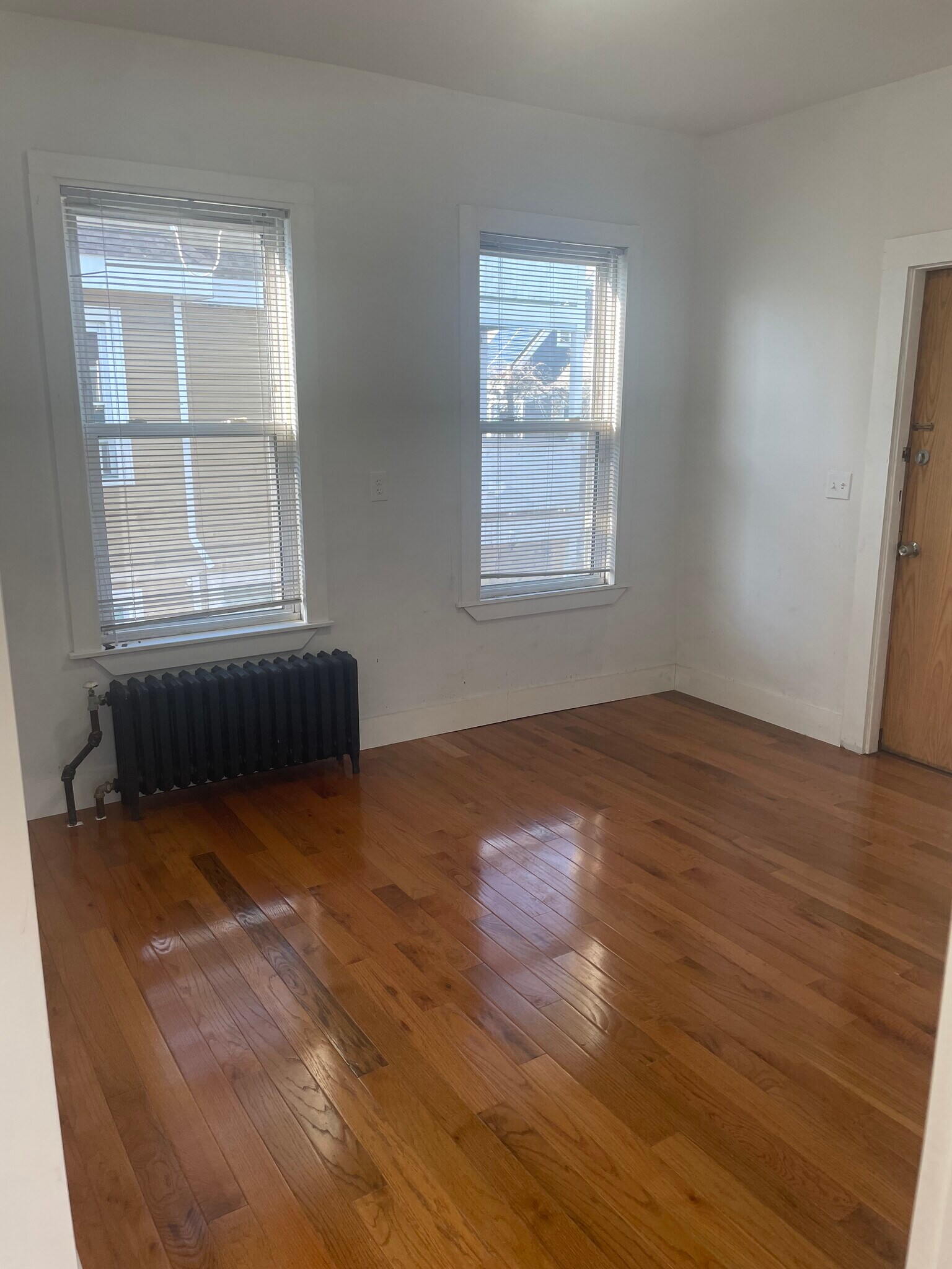 Dining Area - 150 Glenway St
