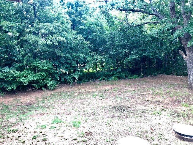 Building Photo - 3 bd/2 ba on Half acre - Edmond Schools