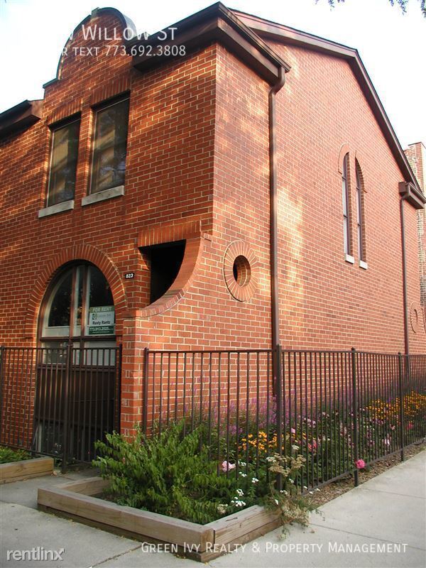 Building Photo - 823 W Willow St