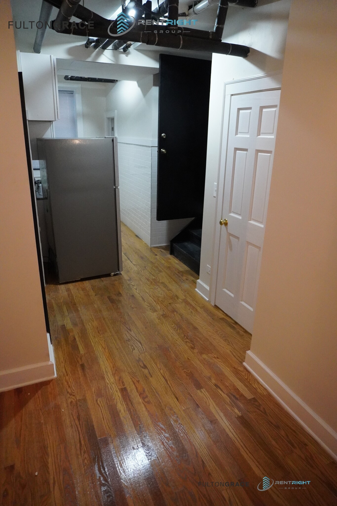 Building Photo - 1700-1710 W Albion