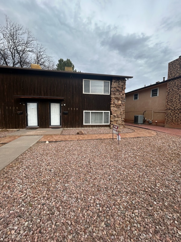 Building Photo - 2530 Taylor Ln