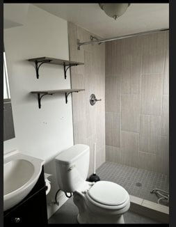 Building Photo - 195 E 400 N