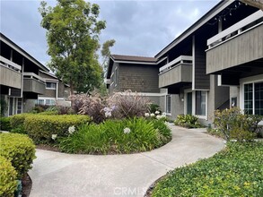 Building Photo - 61 Streamwood