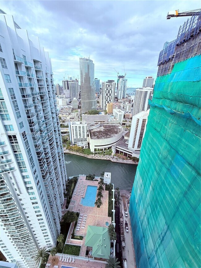 Building Photo - 41 SE 5th St