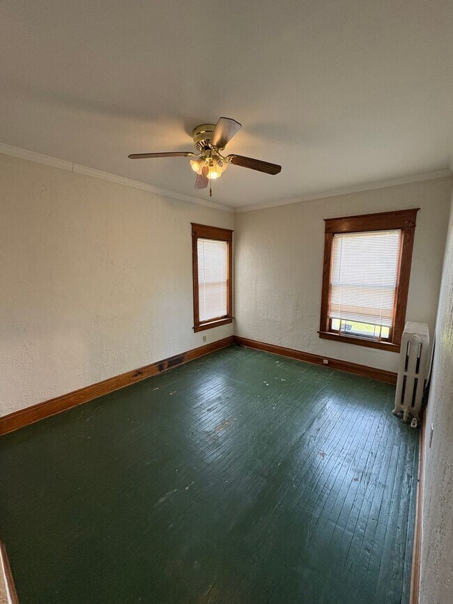 Building Photo - 2447/2449 Maplewood Ave