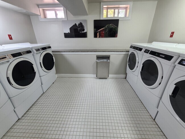 Building Photo - 145 Salmon Brook Dr