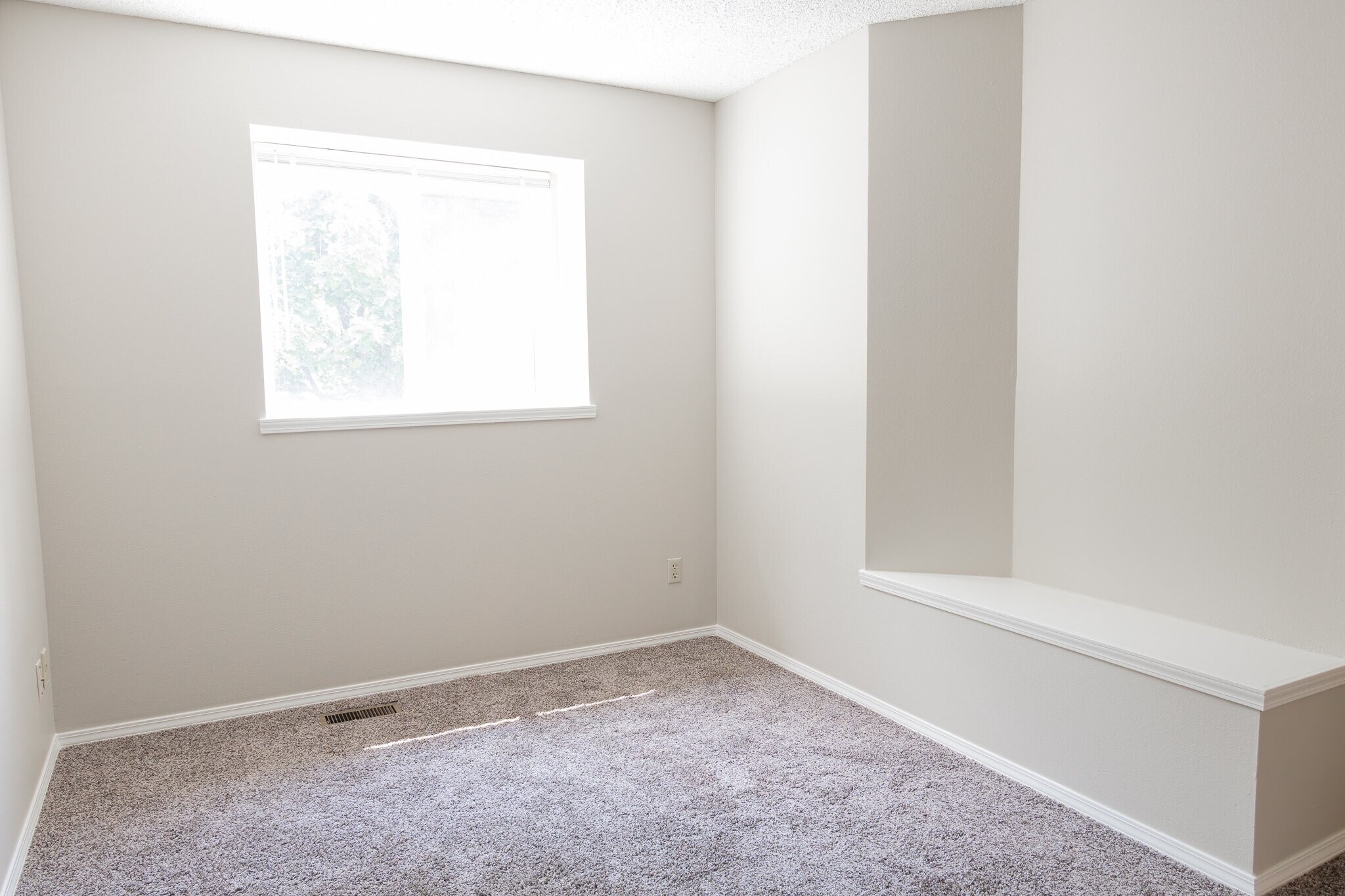 Building Photo - 3441 Atlantic Dr
