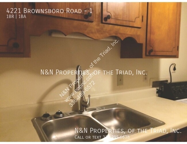 Building Photo - 4221 Brownsboro Rd