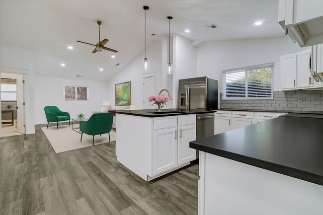 Building Photo - Charming Olde Town Arvada Home!