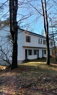 Building Photo - 77 Bunker St