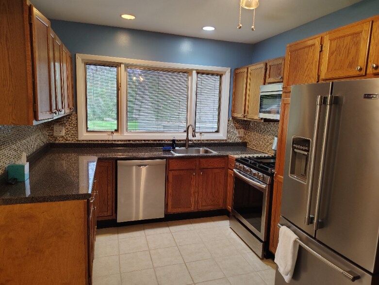 Building Photo - 186 Westfield Rd