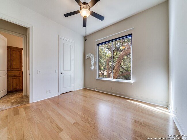 Building Photo - 16 Liser Glen