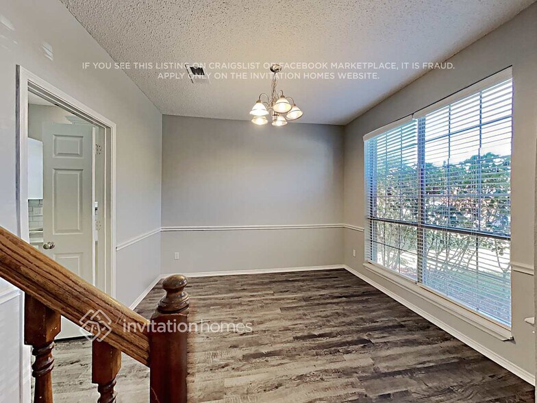 Building Photo - 3014 Lois Ln