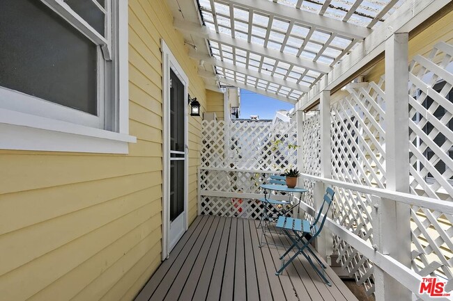 Building Photo - 443 GRAND