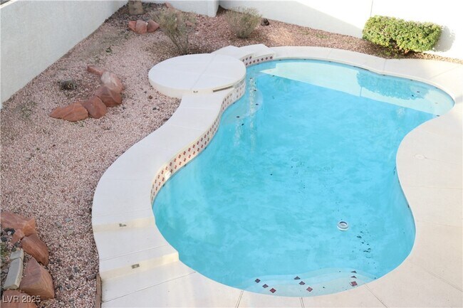 Building Photo - 3733 Deer Flats St