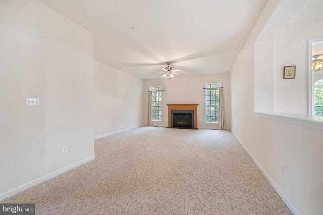 Building Photo - 15303 Glastonbury Way