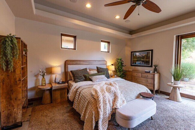 Building Photo - Furnished 3 Bedroom Entrada Home!!