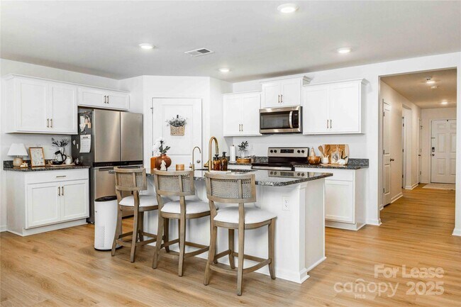 Building Photo - 2880 Sherrills Strm Dr