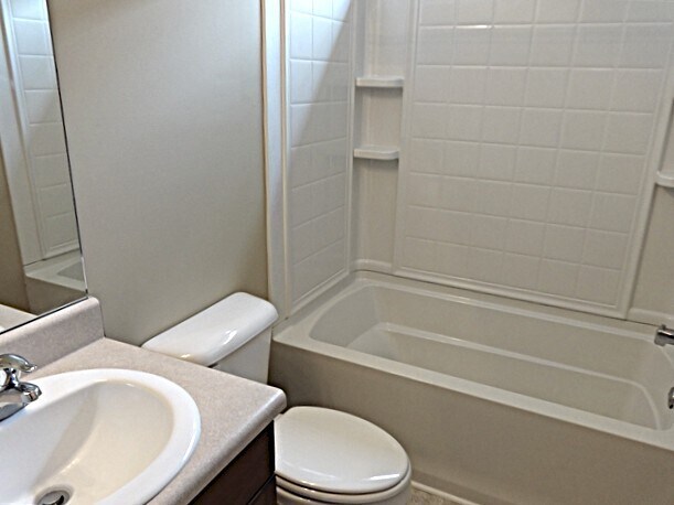Building Photo - 35 Summer Hill Ct