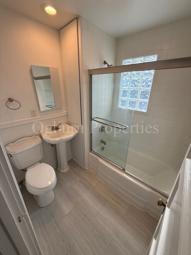 Building Photo - 359023- 854-856 MADISON AVENUE