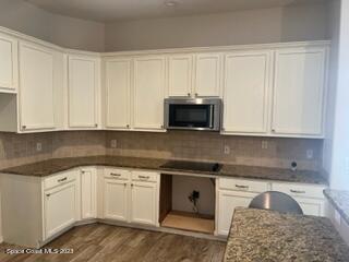 Building Photo - 3245 Helmsdale Ct