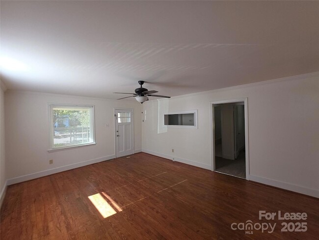 Building Photo - 412 Park Ave